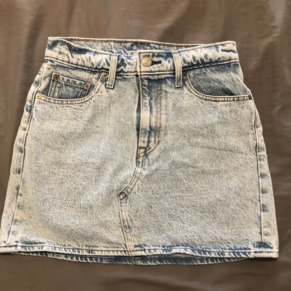 Levi’s Jean Skirt - Picture 1 of 3
